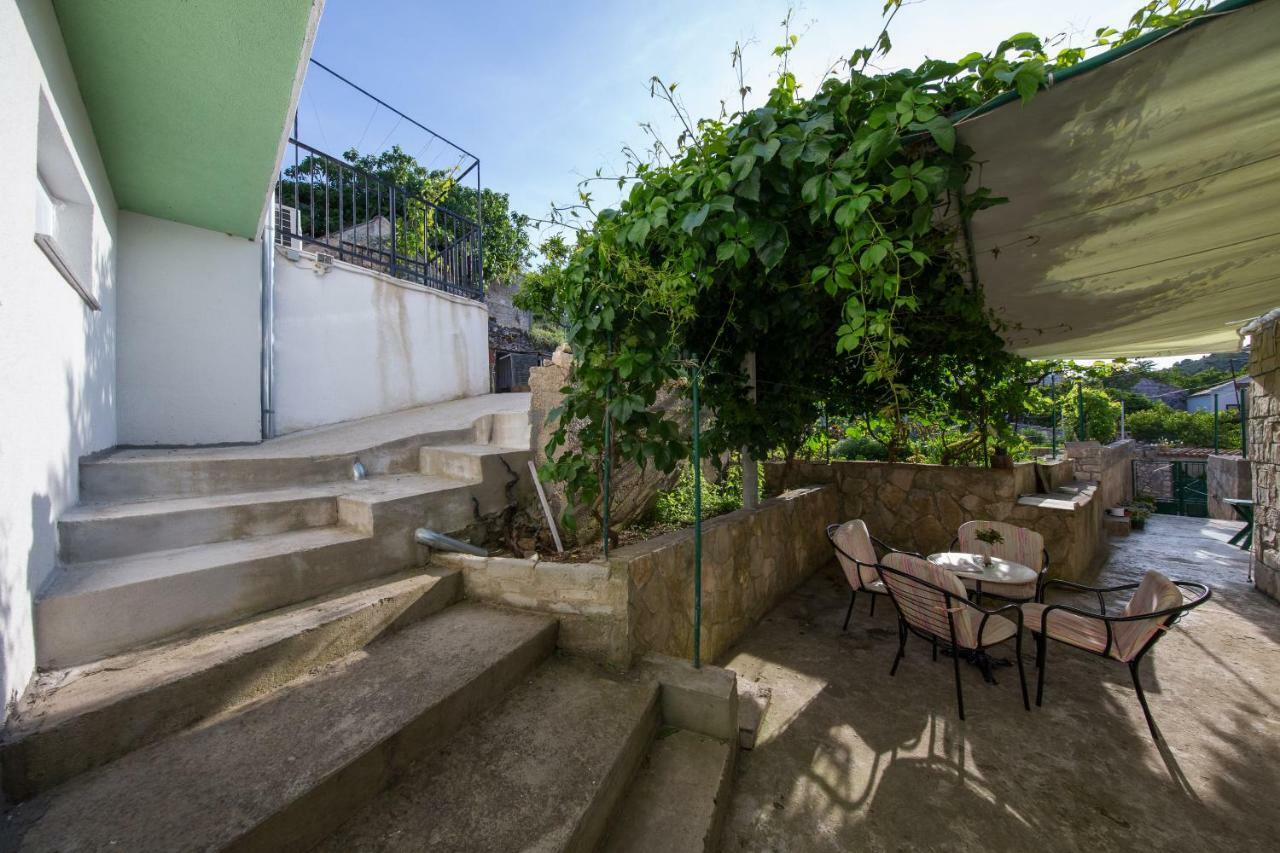 Strma Apartments Vis Exterior foto