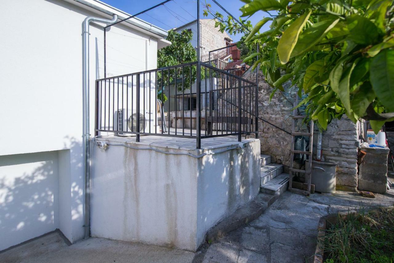 Strma Apartments Vis Exterior foto